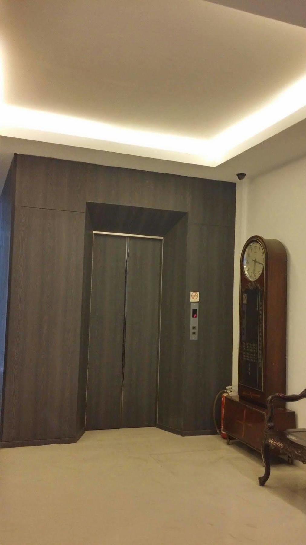 At One Inn Hualampong Bangkok Exterior foto
